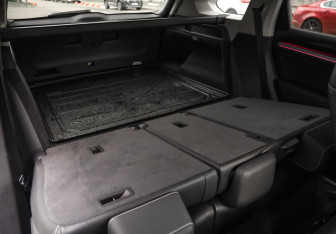Подержанный автомобиль Volkswagen Touareg 2019 года (33 фото)