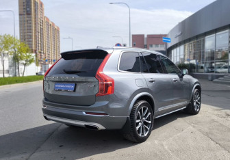 Подержанный автомобиль Volvo XC90 2018 года (4 фото)