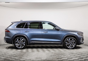 Подержанный автомобиль Geely Monjaro 2023 года (4 фото)
