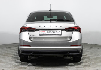 Подержанный автомобиль Skoda Rapid Liftback 2021 года (6 фото)