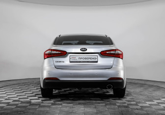 Подержанный автомобиль Kia Cerato Sedan 2014 года (6 фото)