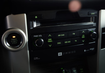 Подержанный автомобиль Toyota Land Cruiser Prado 2012 года (16 фото)