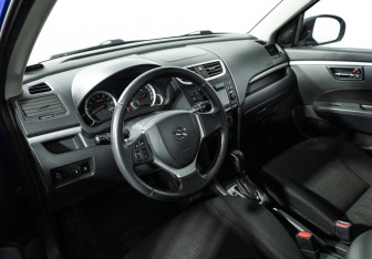 Подержанный автомобиль Suzuki Swift Hatchback 2011 года (11 фото)