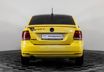 Подержанный автомобиль Volkswagen Polo Sedan 2018 года (6 фото)