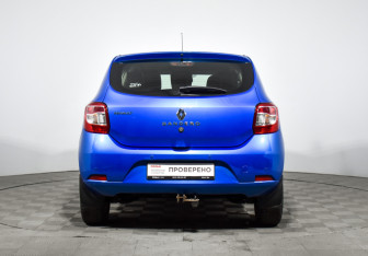 Подержанный автомобиль Renault Sandero 2019 года (6 фото)