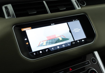 Подержанный автомобиль Land Rover Range Rover Sport 2017 года (18 фото)