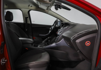 Подержанный автомобиль Ford Focus Hatchback 2011 года (25 фото)