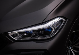 Подержанный автомобиль BMW X6 2021 года (3 фото)