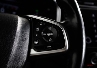 Подержанный автомобиль Honda CR-V 2017 года (11 фото)