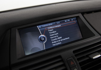 Подержанный автомобиль BMW X5 2008 года (17 фото)