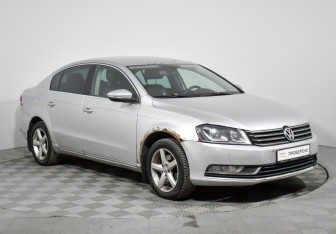 Подержанный автомобиль Volkswagen Passat Sedan 2011 года (3 фото)