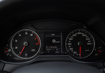 Подержанный автомобиль Audi Q5 2013 года (14 фото)
