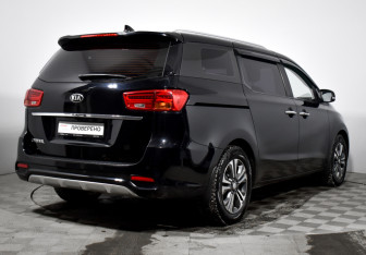 Подержанный автомобиль Kia Carnival 2019 года (5 фото)