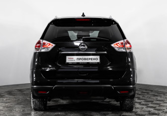 Подержанный автомобиль Nissan X-Trail 2017 года (6 фото)