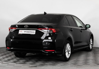 Подержанный автомобиль Toyota Corolla Sedan 2019 года (5 фото)