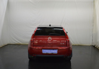Подержанный автомобиль Citroen C4 Hatchback 2009 года (6 фото)