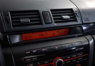 Подержанный автомобиль Mazda 3 Sedan 2008 года (12 фото)