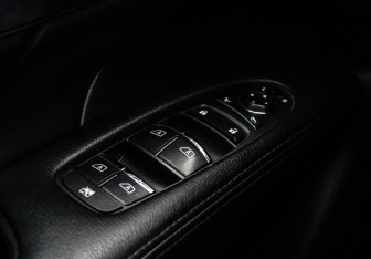 Подержанный автомобиль Infiniti M Sedan 2012 года (22 фото)