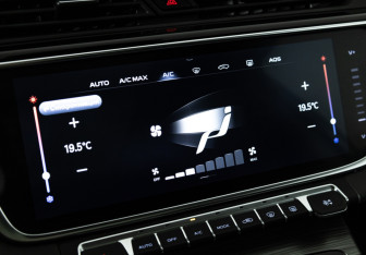 Подержанный автомобиль Geely Atlas Pro 2023 года (16 фото)