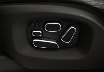 Подержанный автомобиль Land Rover Range Rover 2014 года (16 фото)