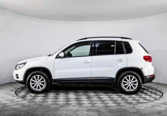 Подержанный автомобиль Volkswagen Tiguan 2015 года (8 фото)