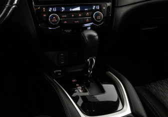 Подержанный автомобиль Nissan X-Trail 2018 года (12 фото)