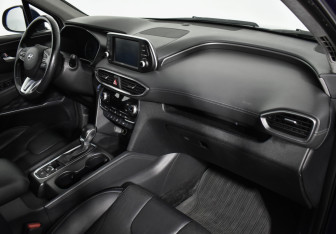 Подержанный автомобиль Hyundai Santa Fe 2019 года (12 фото)