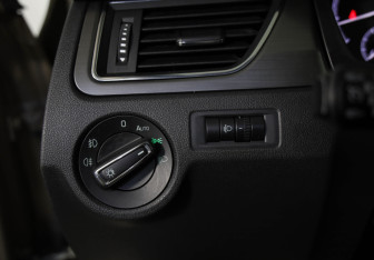 Подержанный автомобиль Skoda Rapid Liftback 2018 года (15 фото)