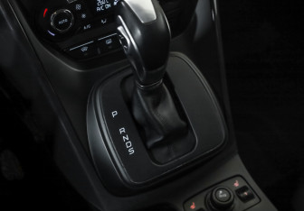 Подержанный автомобиль Ford Kuga 2016 года (18 фото)