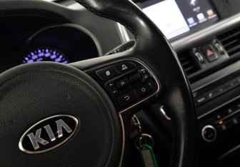 Подержанный автомобиль Kia Optima Sedan 2017 года (16 фото)
