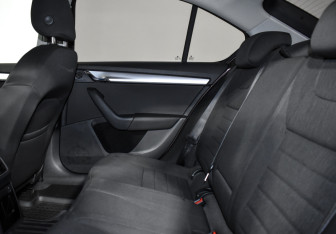 Подержанный автомобиль Skoda Octavia Liftback 2014 года (12 фото)