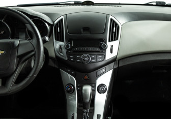 Подержанный автомобиль Chevrolet Cruze Sedan 2014 года (14 фото)