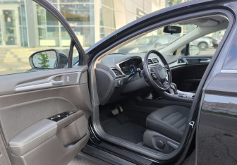 Подержанный автомобиль Ford Mondeo Sedan 2019 года (12 фото)