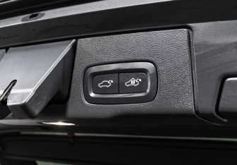 Подержанный автомобиль Volvo XC60 2021 года (22 фото)