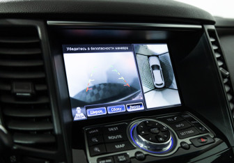 Подержанный автомобиль Infiniti FX 2012 года (23 фото)