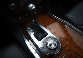 Подержанный автомобиль Infiniti QX80 2017 года (22 фото)