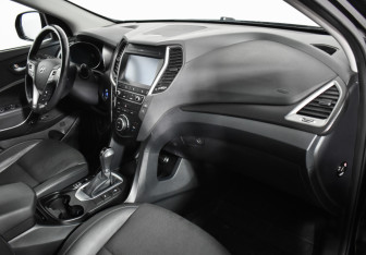 Подержанный автомобиль Hyundai Santa Fe 2017 года (12 фото)