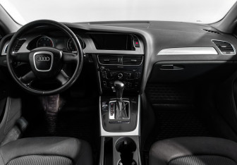 Подержанный автомобиль Audi A4 Sedan 2008 года (14 фото)