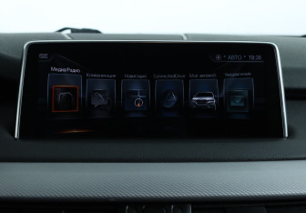 Подержанный автомобиль BMW X5 2017 года (12 фото)