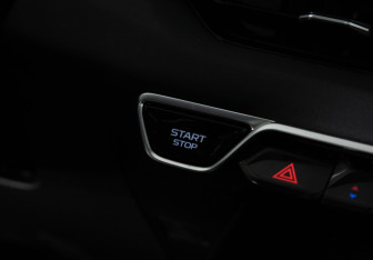 Подержанный автомобиль Geely Coolray 2023 года (16 фото)