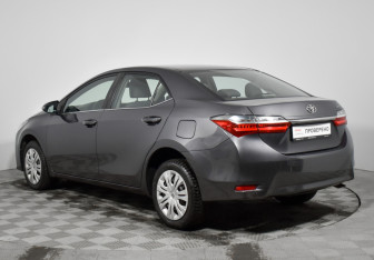 Подержанный автомобиль Toyota Corolla Sedan 2016 года (7 фото)
