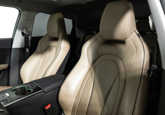 Подержанный автомобиль Omoda C5 2024 года (15 фото)