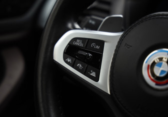 Подержанный автомобиль BMW X4 2021 года (15 фото)