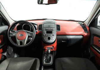 Подержанный автомобиль Kia Soul 2012 года (13 фото)