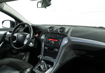 Подержанный автомобиль Ford Mondeo Sedan 2011 года (9 фото)