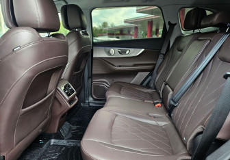 Подержанный автомобиль Chery Tiggo 8 Pro Max 2023 года (9 фото)