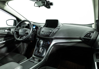 Подержанный автомобиль Ford Kuga 2018 года (9 фото)