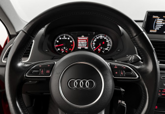 Подержанный автомобиль Audi Q3 2016 года (20 фото)