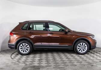 Подержанный автомобиль Volkswagen Tiguan 2020 года (4 фото)