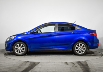 Подержанный автомобиль Hyundai Solaris Sedan 2011 года (8 фото)